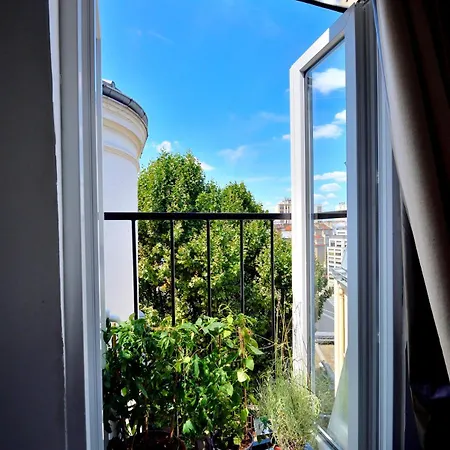 Stylish Attic Conversion Apartment *