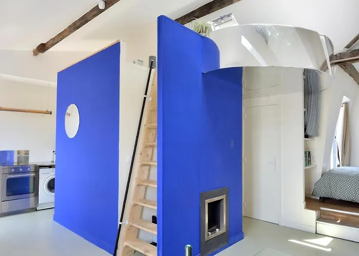 Stylish Attic Conversion Lägenhet